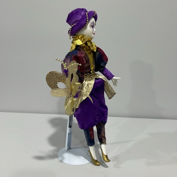 Dancing Musical Masquerade Pierrot Doll Christmas Around the World - Picture 7 of 15